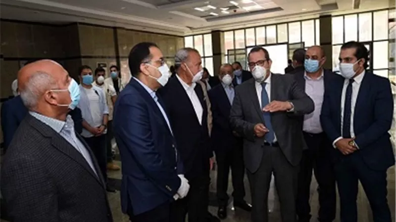 رئيس الوزراء: إنهاء المشروعات الخدمية علي رأس أولويات الحكومة