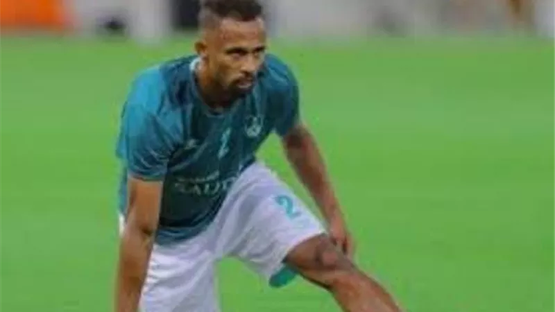 الفيفا يلزم نجم الاهلى السعودى بغرامة مليون ريال
