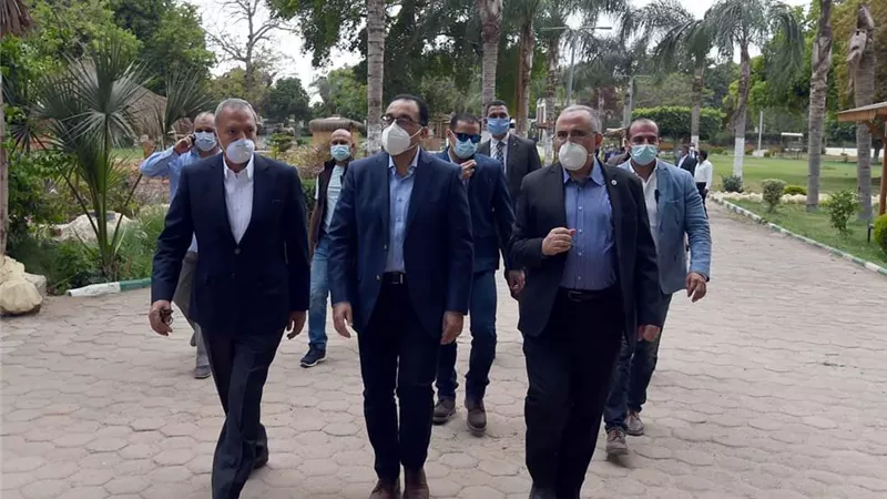 مدبولى يتفقد أعمال تطوير منطقة الشاليهات ضمن مخطط تطوير جزيرة الشعير بالقناطر الخيرية
