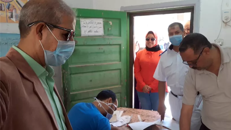 تعليم أسيوط:بدء استلام المشروعات البحثية لسنوات النقل
