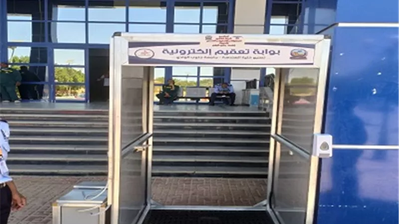 طلاب هندسة قنا يصممون ثلاث بوابات تعقيم الكترونية للمستشفيات الجامعية