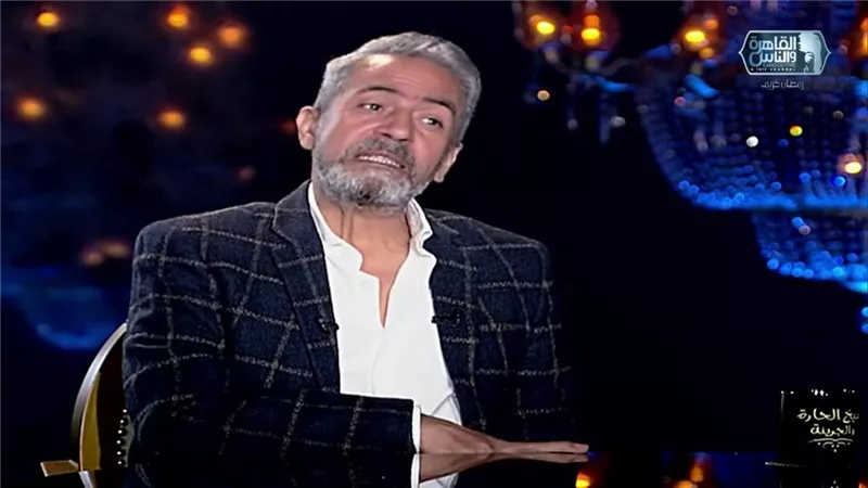 صبرى فواز يكشف عن علاقته بالمخرج خالد يوسف.. فيديو