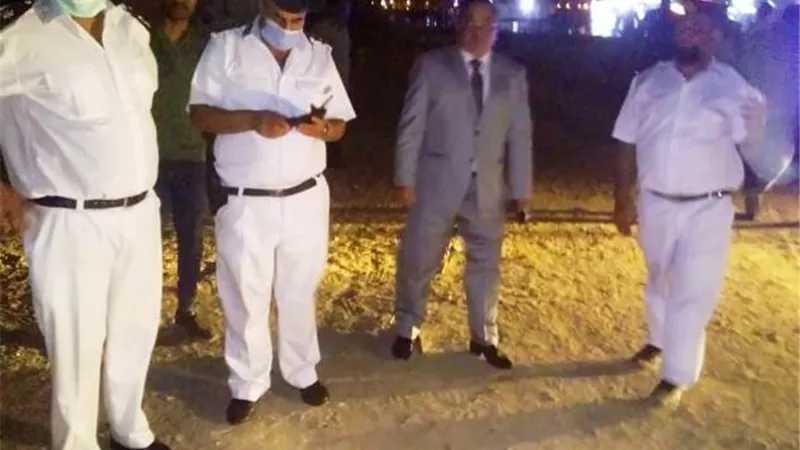 حي المعادى يشن حملة مكبرة لتشميع الكافيهات لمحاربة فيروس كورونا.. بالصور