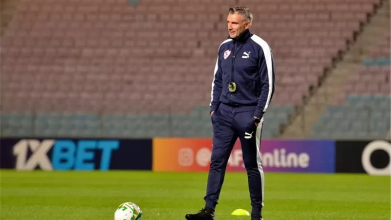 كارتيرون يطالب الزمالك بضم نجم هجوم الاهلى