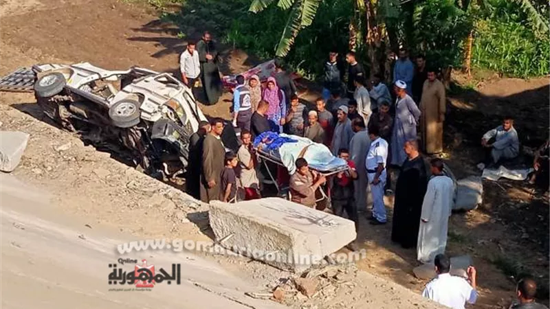 مصرع وإصابة ١٧ فى حادث تصادم على الطريق الإقليمى بالمنوفية .. صور
