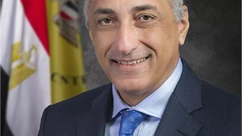 عامر: المركزي يبحث إضافة قطاع المقاولات لمبادرة الـ 100 مليار جنيه لدعم الصناعة