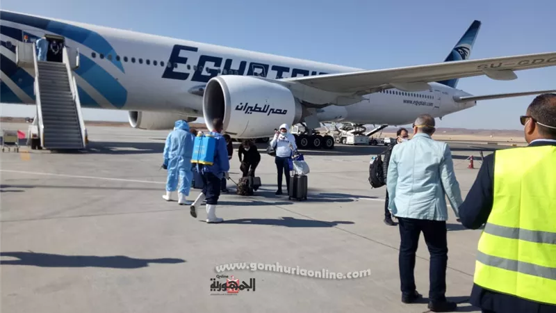 وصول الرحلة الخامسة من واشنطن وعلى متنها 298 عالق مصرى إلى مطار مرسى علم الدولى و دخولهم 14يوما حجر صحى