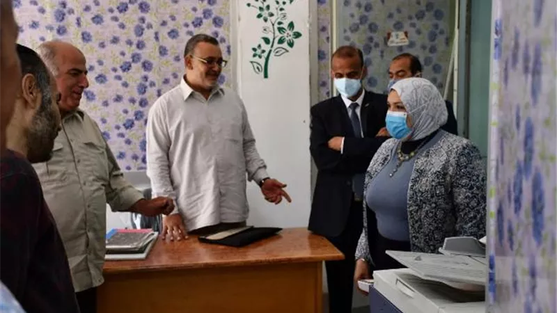 رئيس جامعة القناة تحذر العاملين من التهاون بالاجراءات الاحترازية