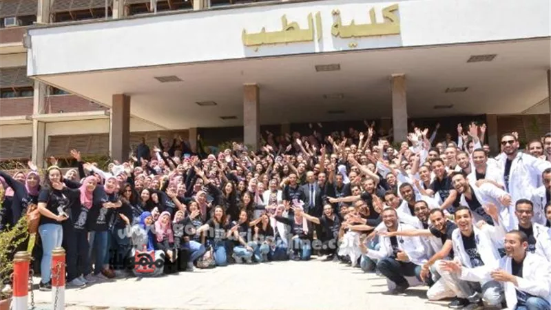 محور اليوم العلمي الأول لأطباء الإمتياز بجامعة أسيوط
