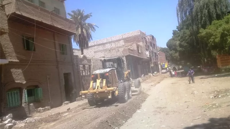 استمرار حملات النظافة والاجراءات الاحترازية بمدن وقرى المنيا