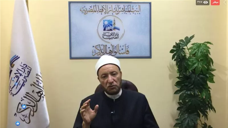 زوجي يطلب مني ان أكون الإمام في الصلاة هل يجوز؟ دار الإفتاء تجيب