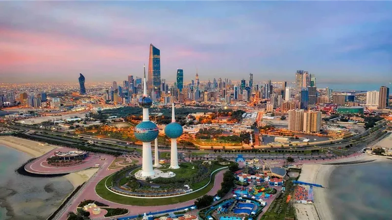 الكويت.. بدء سريان الحظر الشامل لتطويق وباء كورونا