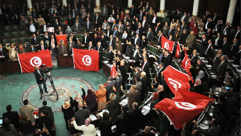 بعد كشف أوراق الإخوان.. برلمان تونس ينتفض 