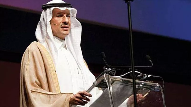 وزير الطاقة السعودي: تعميق تخفيضات النفط يستهدف التعجيل بإعادة التوازن إلى السوق
