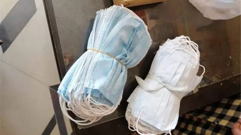 ضبط 3500 كمامة وجوانتى و 350 عبوة كحول ومحاليل طبية مجهولة المصدر بجرجا