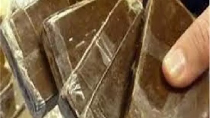احباط تهريب ربع طن حشيش وافيون داخل اتوبيس الكيف شرق القناة
