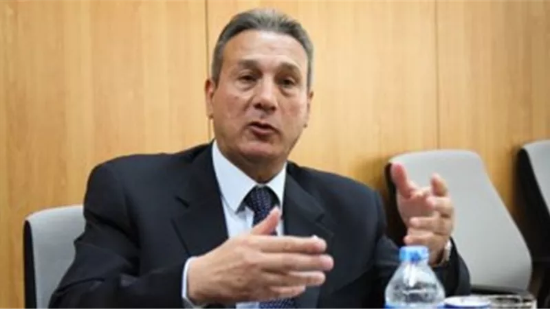 حظر دخول العملاء لجميع البنوك إلا بإرتداء الكمامة