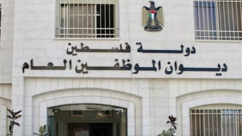 موظفو فلسطين يعودون للعمل في 6 محافظات خالية من كورونا