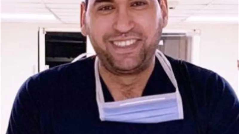 جراح تجميل مصري ينجح في إعادة بناء ثدي لمريضة سرطان