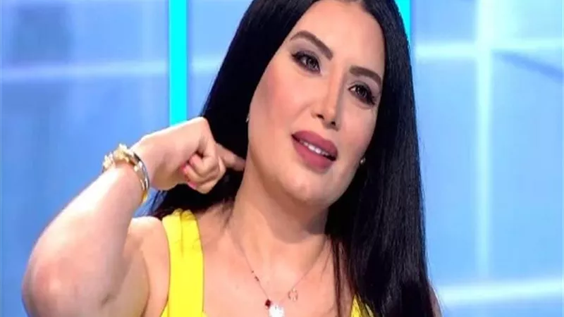 شاهد.. عبير صبرى تخطف الانظار برفقة يسرا من كواليس 