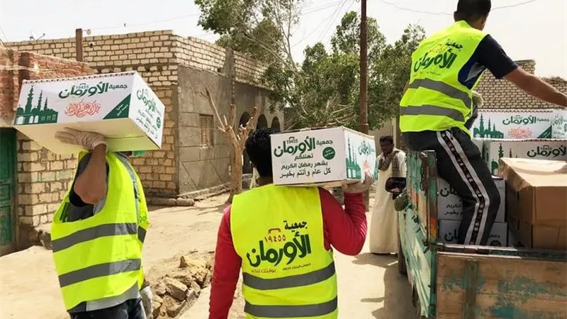 1100 كرتونة مواد غذائية من الأورمان للأسر الأولى بالرعاية فى إسنا والطود بالأقصر