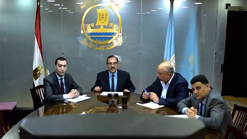لمتابعة العمل .. محافظ كفرالشيخ يعقد اجتماعه مع رؤساء المراكز والمدن عبر الفيديو كونفرانس