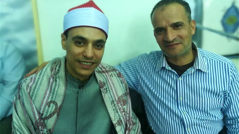 القارئ والمبتهل محمد عبد الرؤوف السوهاجي .. انشادي باللغات الأجنبية قريبا