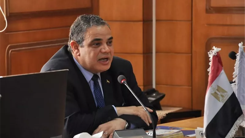عمداء جامعة كفر الشيخ يناقش الترتيبات والقواعد الخاصة المنظمة للامتحانات