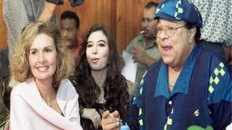 يسرا تنعى إبراهيم نصر.. 