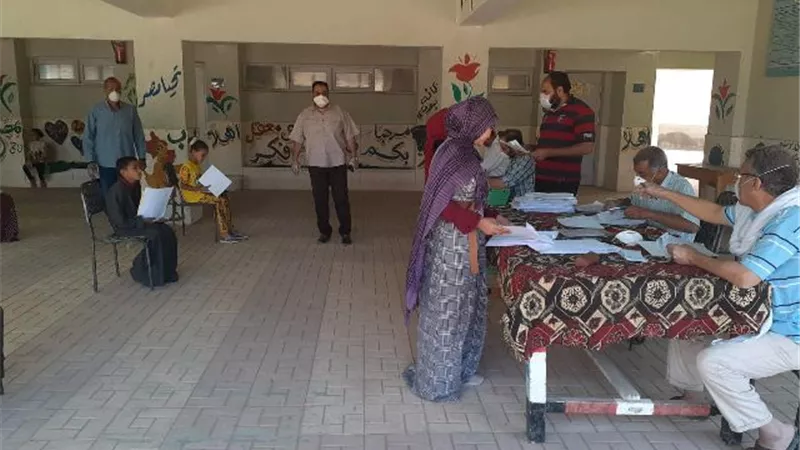 طلاب أسيوط يسلمون التربية والتعليم ١٨٣ ألف بحث ورقي والكتروني خلال ٤ أيام