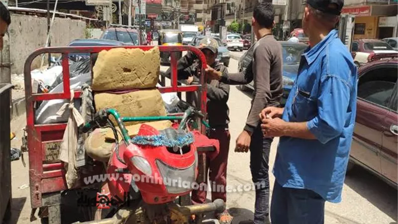 رئاسة حي ثان الزقازيق تتصدى لنابشي القمامة