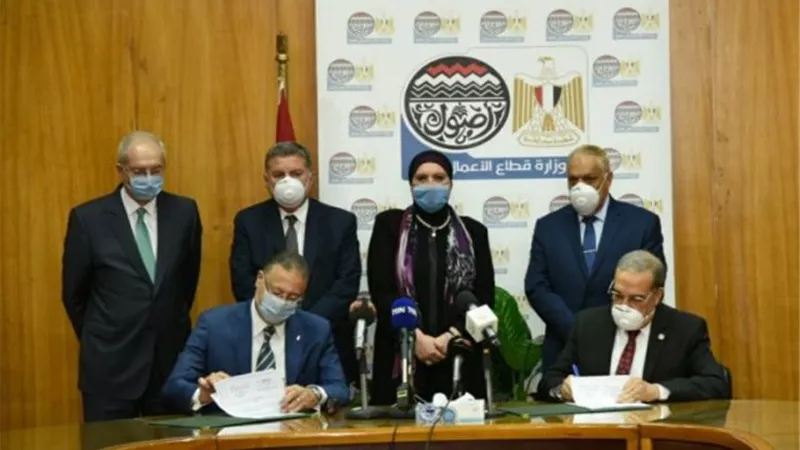 « القابضة للكيماويات» توقع مذكرة تفاهم مع « العربية للتصنيع» لإنشاء مصنعين لإطارات المركبات