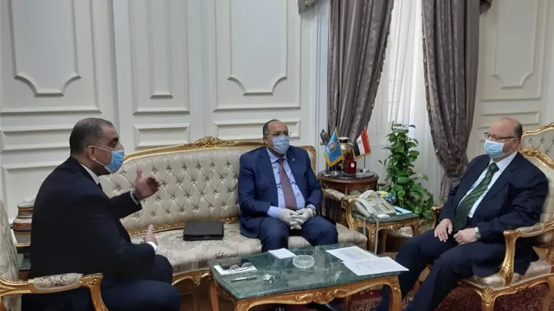 لمتابعة قانون التصالح.. تفاصيل لقاء محافظ القاهرة وأبو سنة