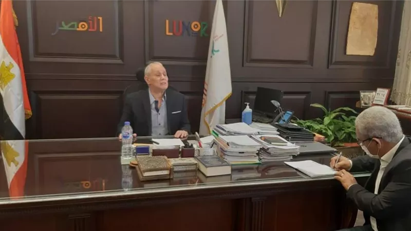 محافظ الأقصر يطلب سرعة الإنتهاء من مشروعات الصرف بالقرنة