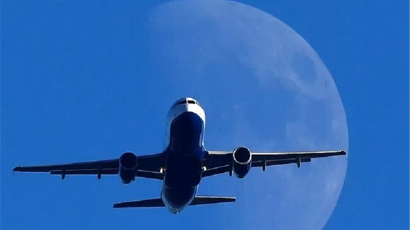 ٣ رحلات طيران استثنائية لإعادة المصريين العالقين بالكويت