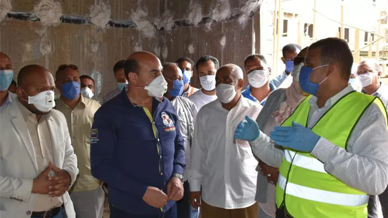 محافظ أسوان يشدد على الإسراع بمعدلات تنفيذ مستشفى إدفو العام خلال العام الحالى