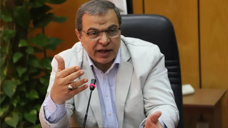 القوي العاملة : إعفاء جميع المخالفين لقانون دخول وإقامة الأجانب والمصريين بالإمارات من كافة الغرامات