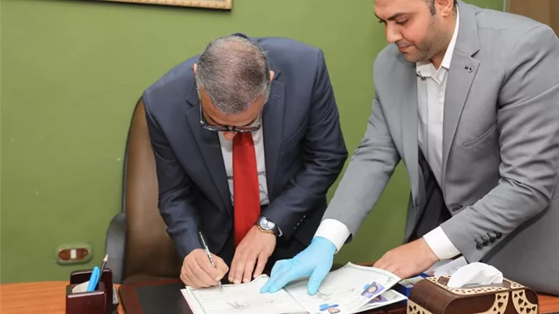 محافظ سوهاج وكيلا لعروس الجمعية النسائية لتحسين الصحة في عقد القران