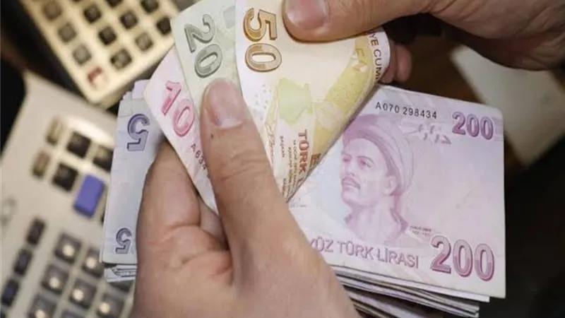 تركيا تطلب مساعدات عاجلة لمواجهة الانهيار المتوقع لليرة
