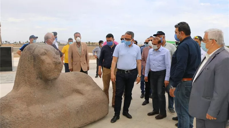 العناني وفودة يتفقدان مطار ومستشفى ومتحف شرم الشيخ