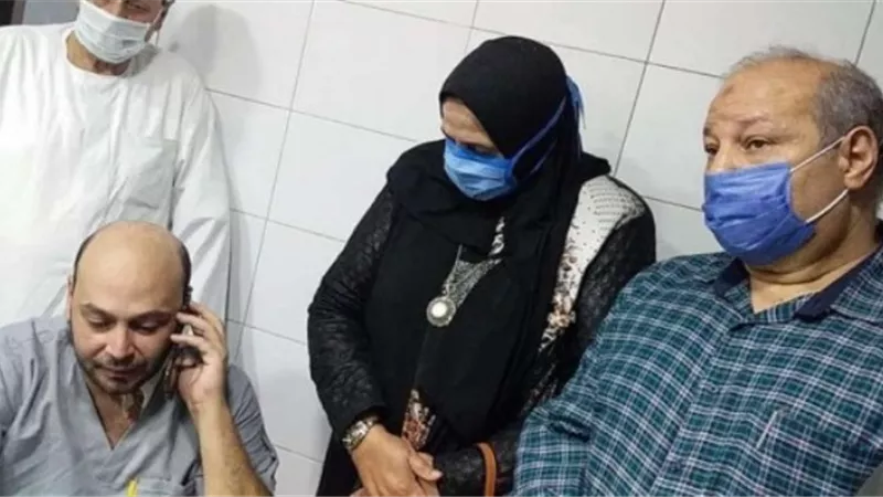 الطبيب الذي فقد بصره: وجدت نفسي غير قادر على الإبصار بعد حالة الإغماء نتيجة ضغط العمل