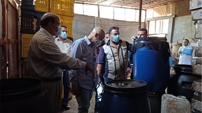 مدير الصحة يغلق مصنعا للمخللات بديرب ويضرب بيد من حديد على المنشآت الغذائية