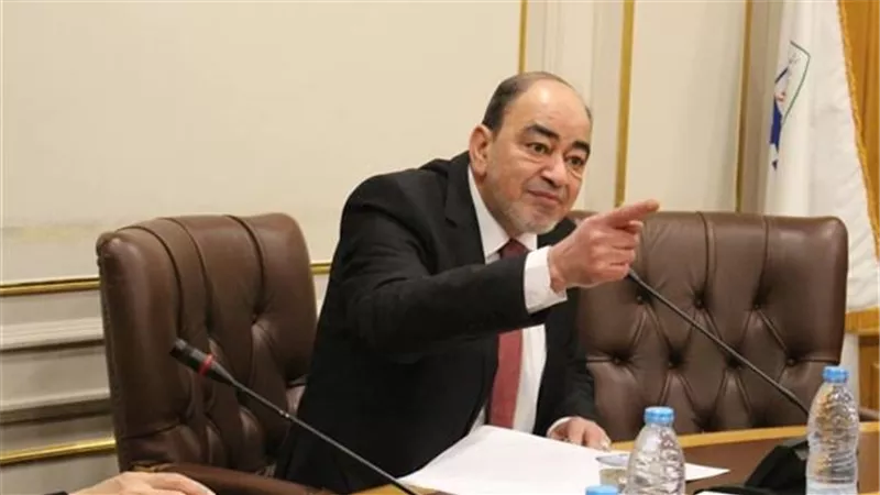 ارتباك في سوق الكمامات والقفازات.. والمستلزمات الطبية تطالب بتحريك الأسعار