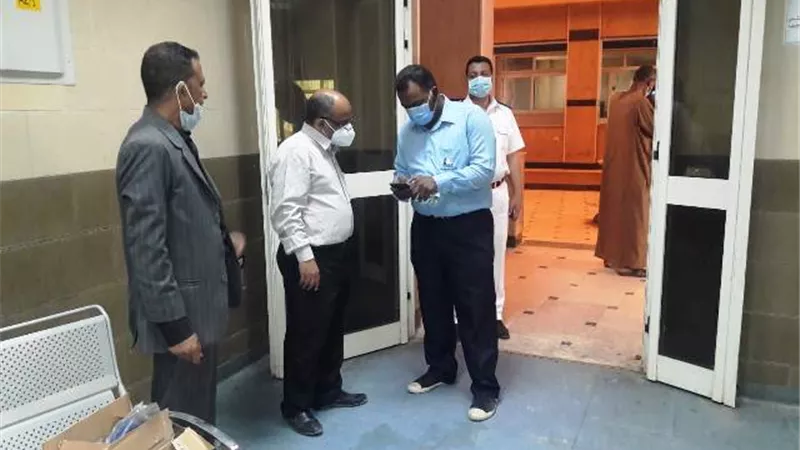 رئيس جامعة أسوان: الاستقبال بالمستشفي الجامعي يعمل بكامل طاقته.. بالصور