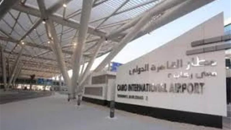 3 رحلات استثنائية تجلي 480 مصريا من العالقين بالكويت