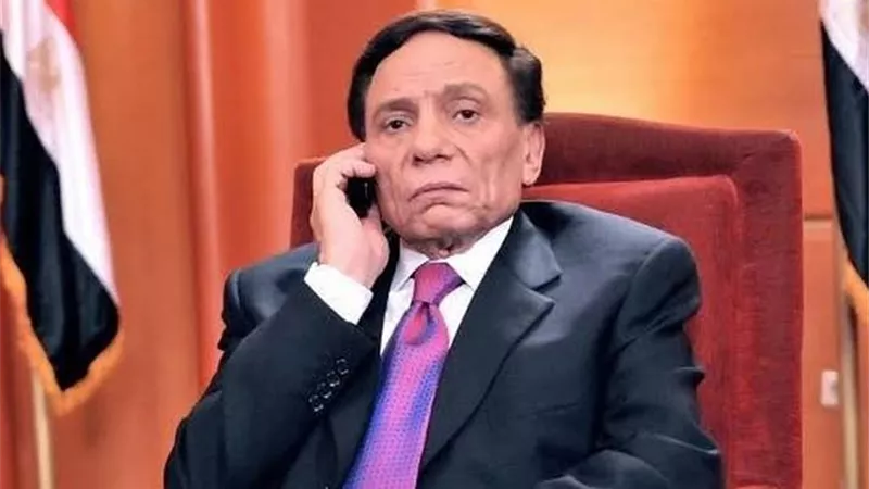 لحظة بكاء الزعيم عادل إمام بسبب حسنى مبارك