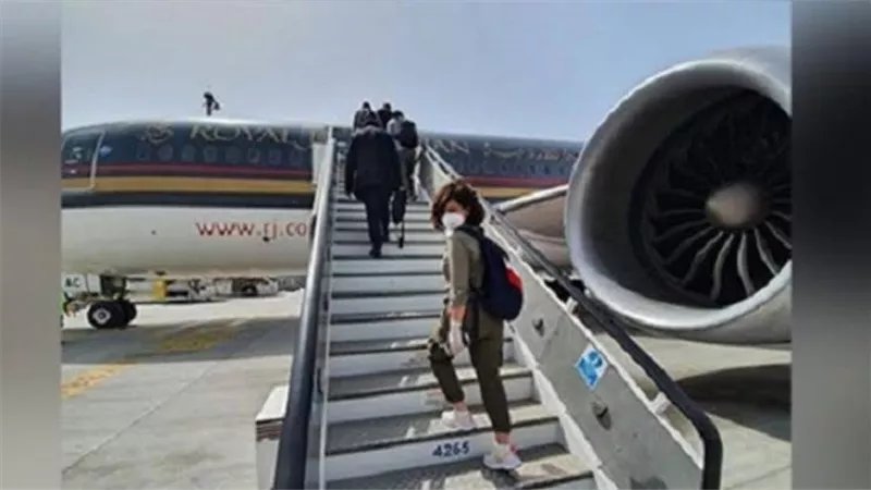 أول صورة لفنانة شهيرة من داخل الحجر الصحى
