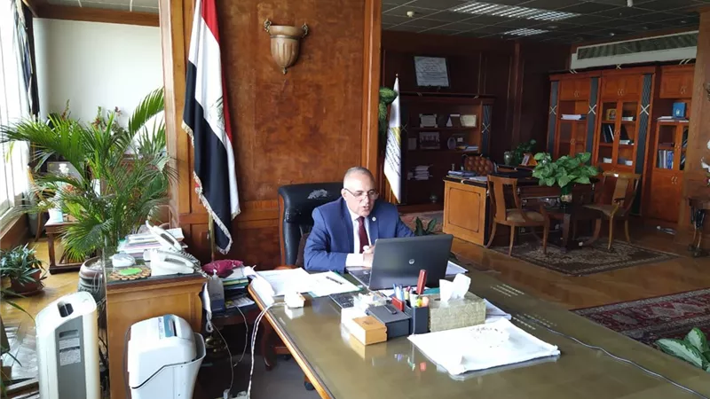 وزير الرى يتابع الموقف المائى لتوفير الاحتياجات المائية لموسم أقصى الاحتياجات