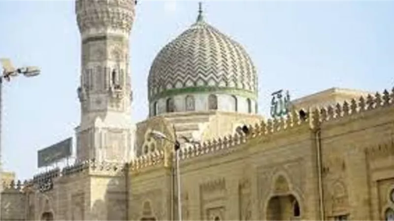 نقل صلاة عيد الفطر من مسجد السيدة نفيسة بحضور 20 مصليا