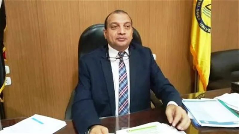 رئيس جامعة بنى سويف يستقبل الفوج الأخير للعائدين